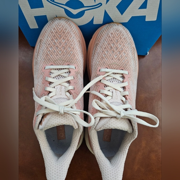Hoka Clifton 9 women's size 7 - Picture 2 of 15